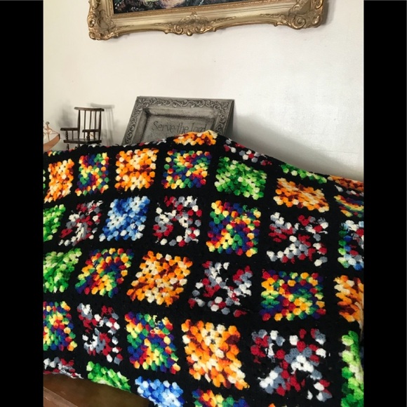 Rare Vintage 100% Wool Crochet Blanket - Picture 5 of 8